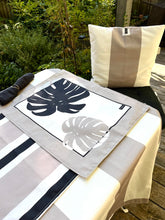 Load image into Gallery viewer, Placemat - Matisse's garden -taupe-black