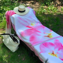 Charger l'image dans la galerie, Large serviette de plage - Cassandre