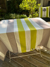 Load image into Gallery viewer, Runner Green large strips