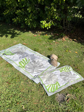 Charger l'image dans la galerie, Large serviette de plage - Guépard Taupe et noir