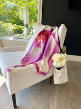 Load image into Gallery viewer, Shawl - Percée