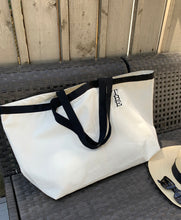 Load image into Gallery viewer, Over size cabas, very useful to go to the beach or for shopping.  Hand made in cotton with embroideries.