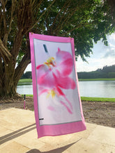 Charger l'image dans la galerie, Large serviette de plage - Cassandre