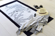 Charger l'image dans la galerie, Large serviette de plage - Guépard Taupe et noir