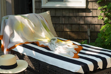 Load image into Gallery viewer, Shawl - Venus